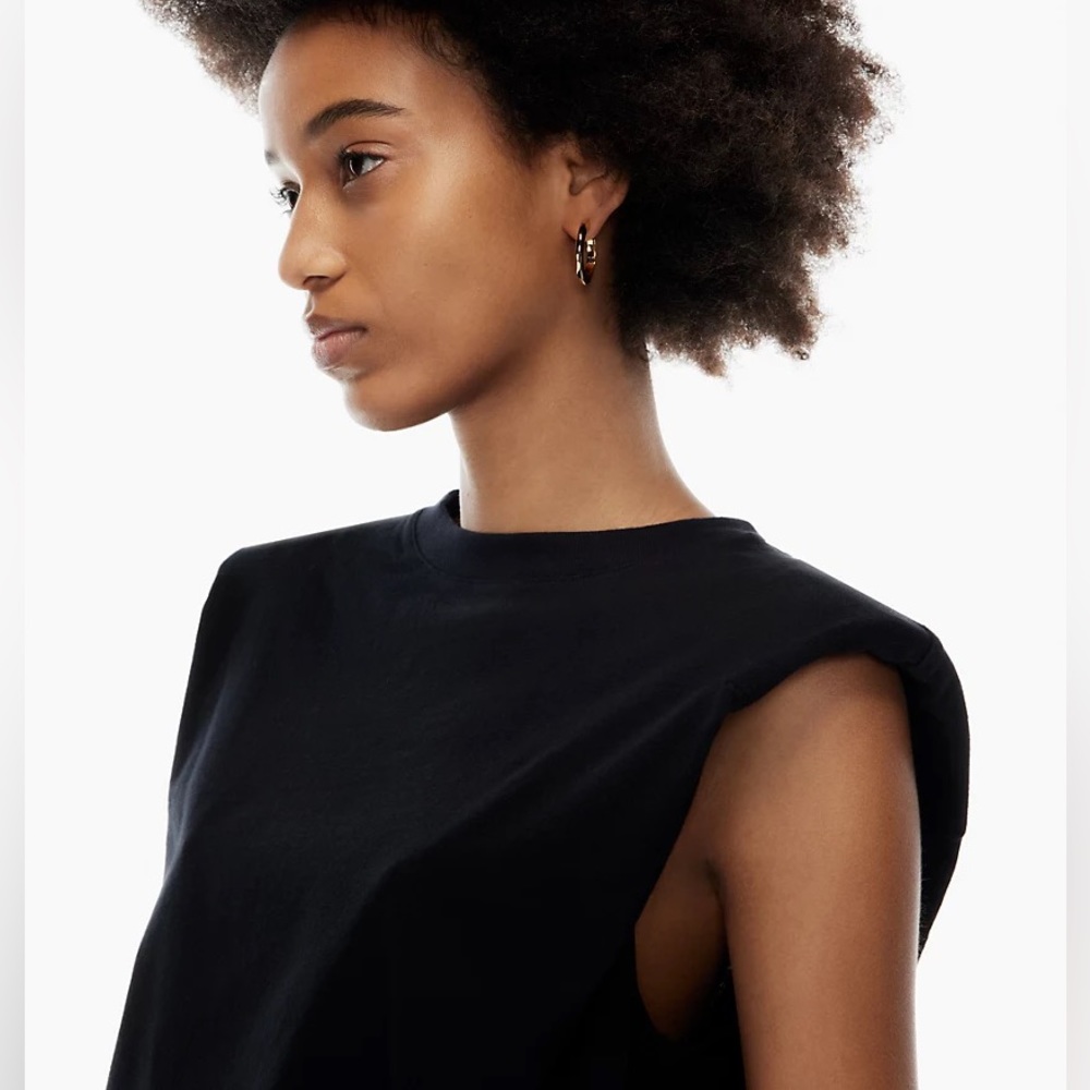 Babaton Shoulder Pad Cropped Tank